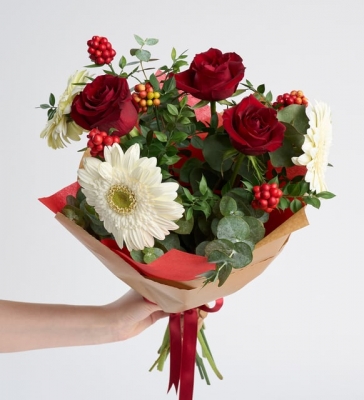 Kraft Bukette Kokina, Kırmızı Gül ve Beyaz Gerbera